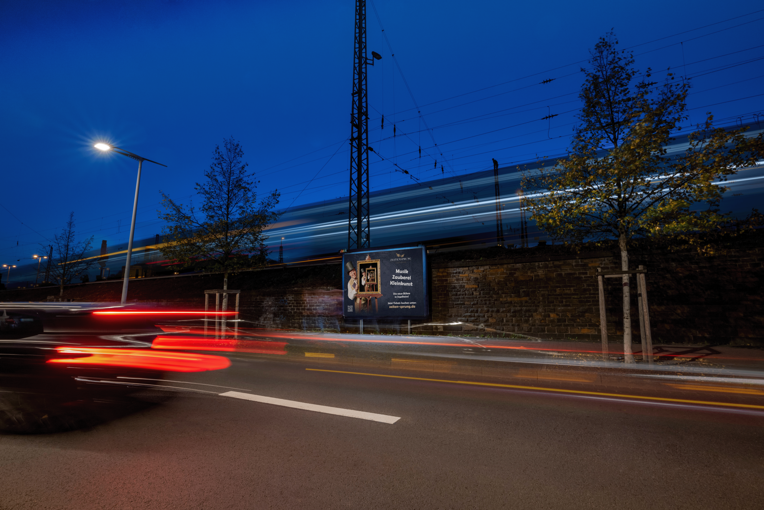 Veranstaltungswerbung mit Kulturplakat an einer Straße buchen über Plakat-verkauft.de
