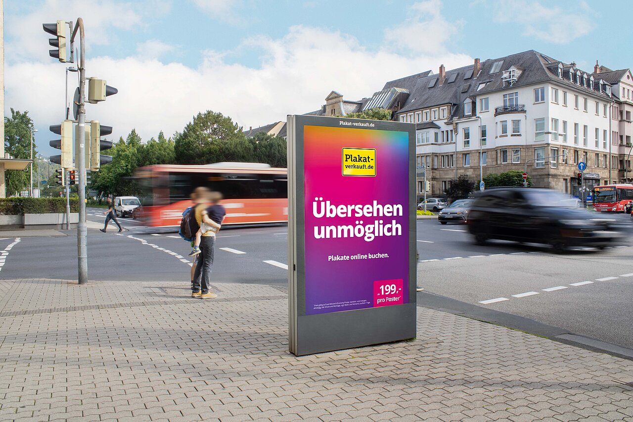 Plakat mit Aufschrift „Übersehen unmöglich“ für Citylight-Poster zur Plakatwerbung, ideal für hohe Reichweite und gezielte Ansprache im urbanen Raum.